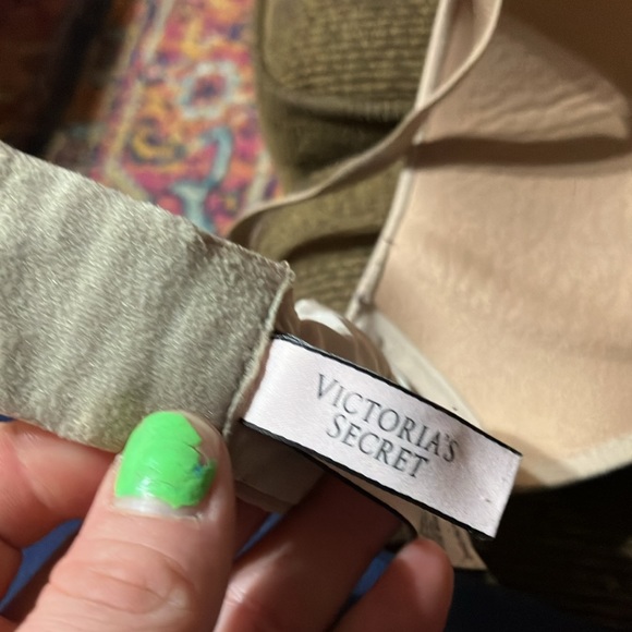 Victoria’s Secret no wire 34D bra with multiway straps - Picture 7 of 7